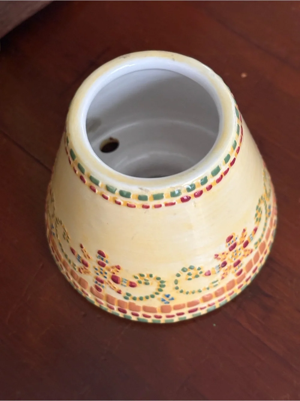 Yankee Candle 2 piece set featuring a candle jar shade and a jar plate/holder
